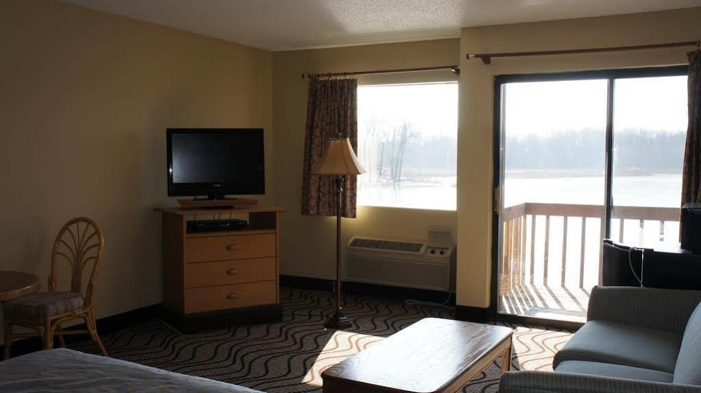 Waterbird Lakeside Inn Chesterton Buitenkant foto